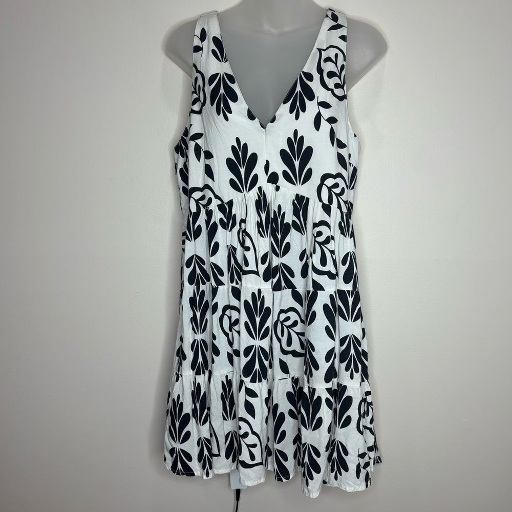 Sincerely Jules White Black V neck paisley tiered mini dress sleeveless large